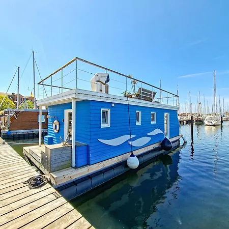 Úszó hotel Hausboot Yara Am Steg 1d Heiligenhafen